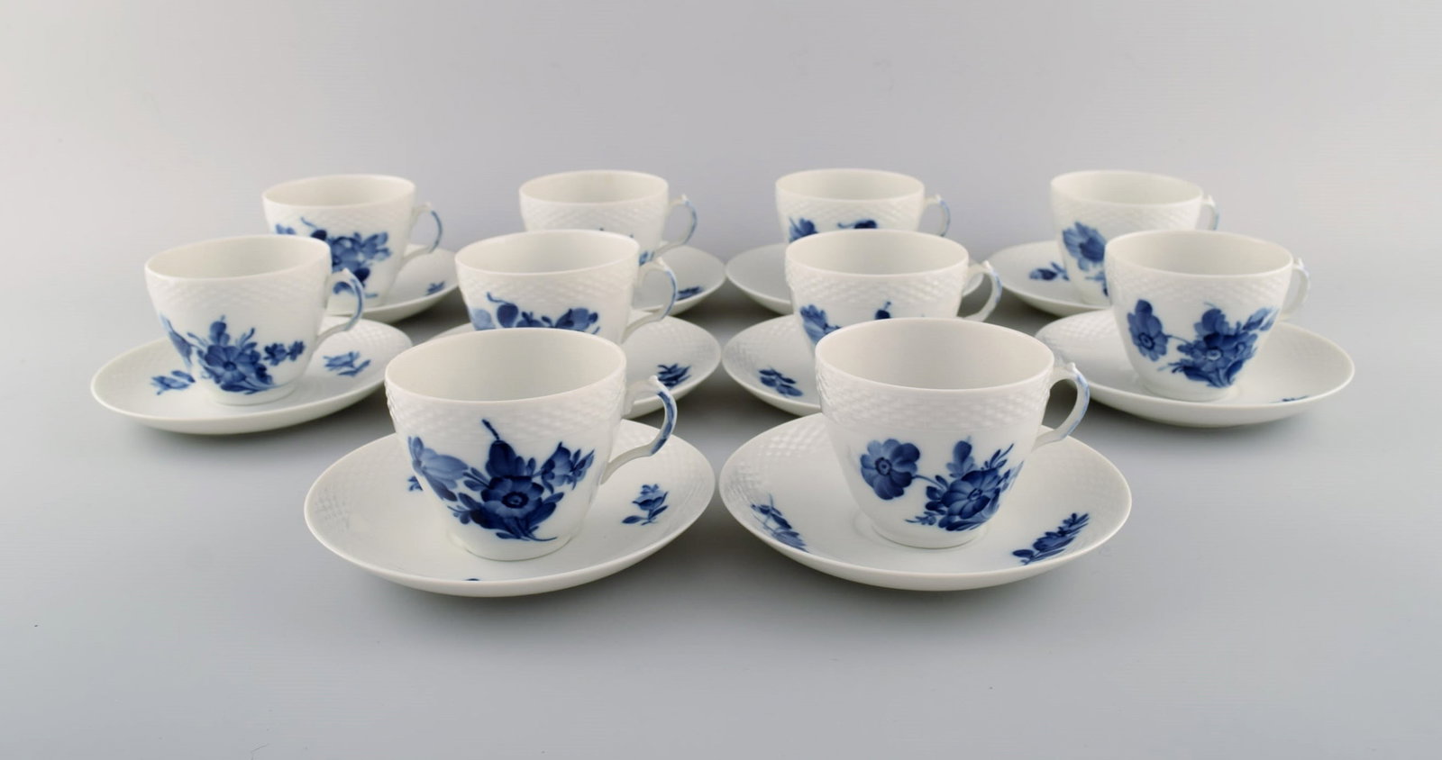 10 Royal Copenhagen Blue Flower Braided coffee cups with saucers. 1960s. Model number 10/8261. - 2
