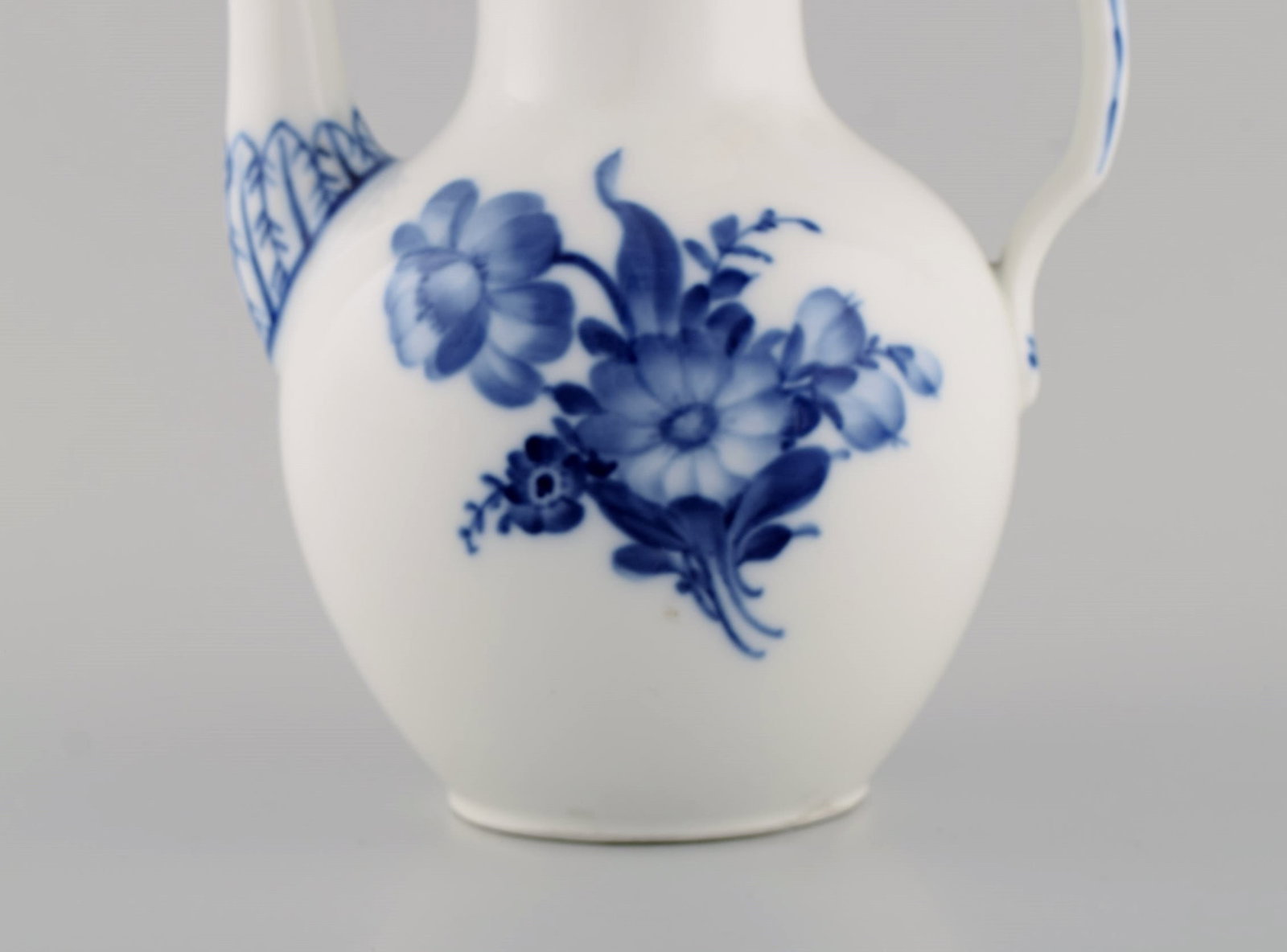 Royal Copenhagen Blue Flower Braided coffee pot. Model number 10/8189. - 4