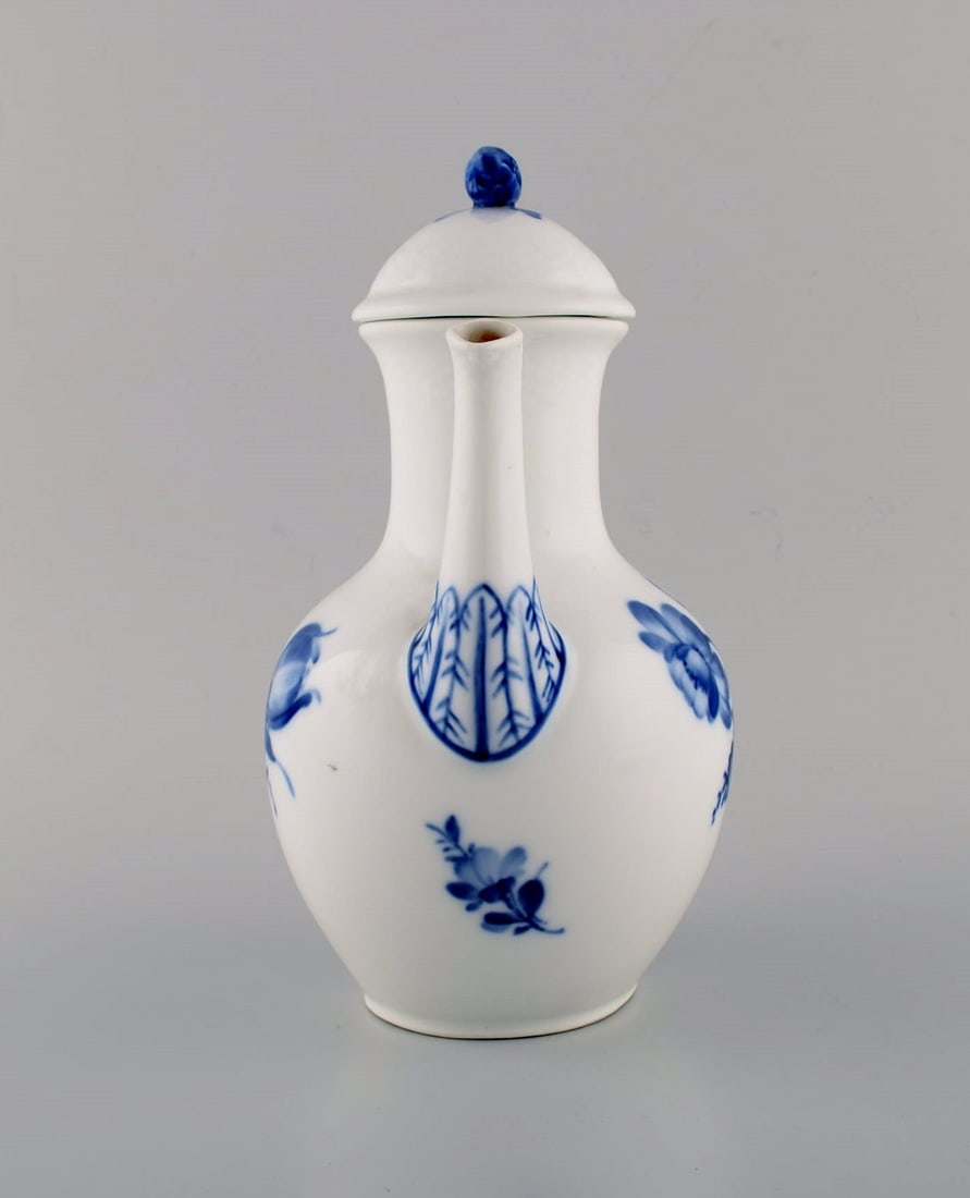 Royal Copenhagen Blue Flower Braided coffee pot. Model number 10/8189. - 5
