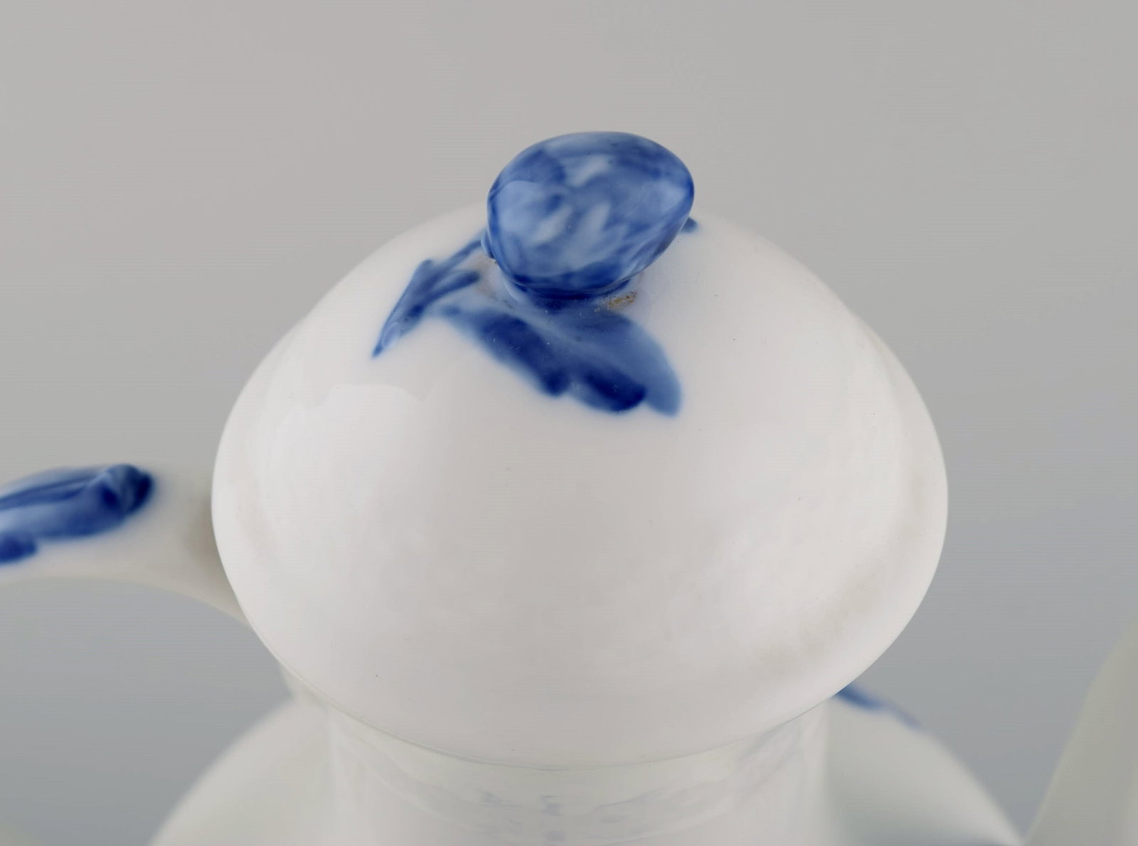 Royal Copenhagen Blue Flower Braided coffee pot. Model number 10/8189. - 7