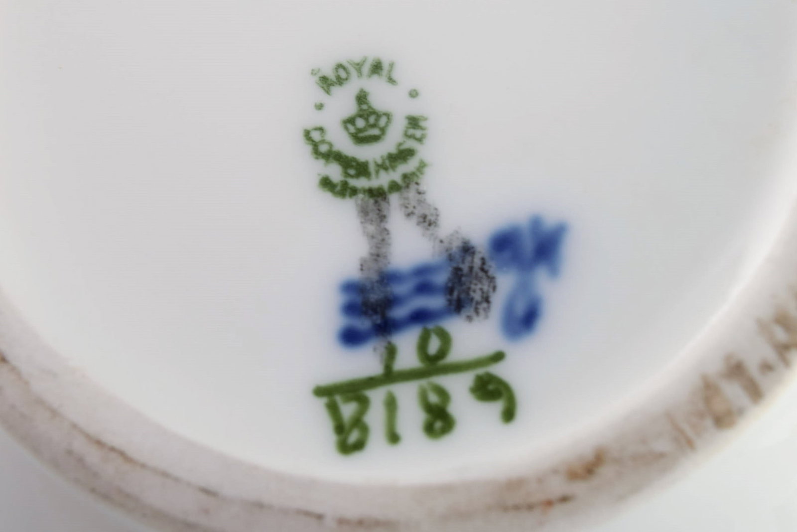 Royal Copenhagen Blue Flower Braided coffee pot. Model number 10/8189. - 8