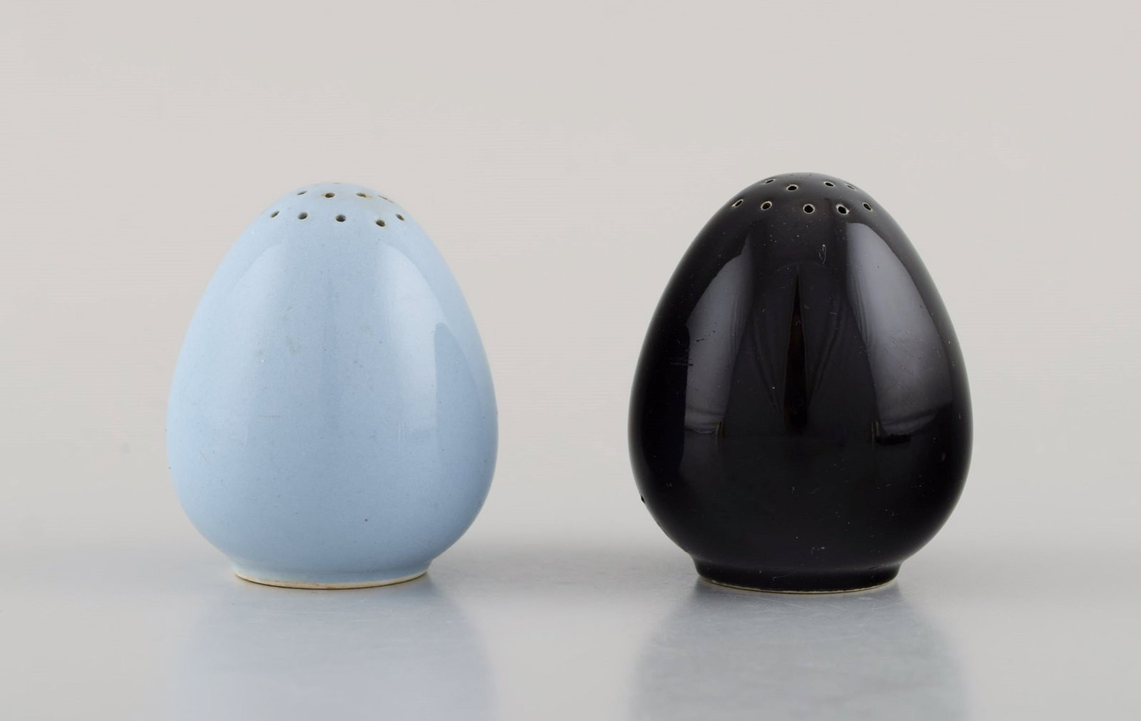 Royal Copenhagen / Aluminia Confetti. Three salt / pepper shakers and three butter boards in glazed - 4
