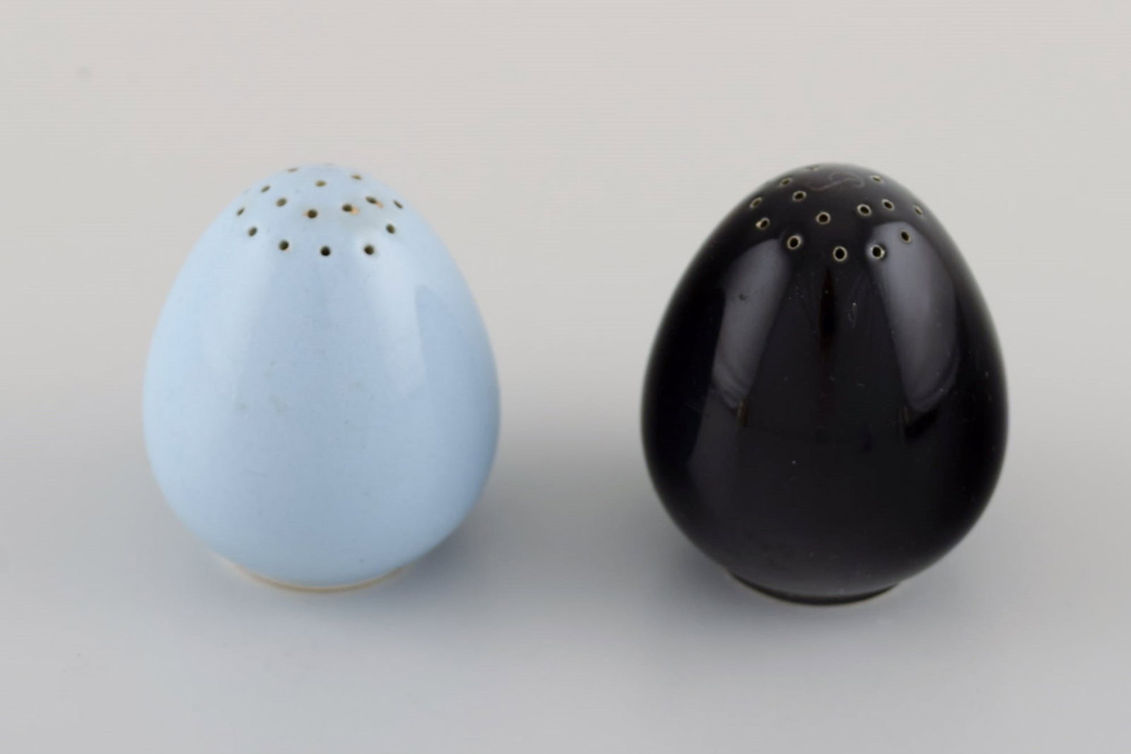 Royal Copenhagen / Aluminia Confetti. Three salt / pepper shakers and three butter boards in glazed - 5
