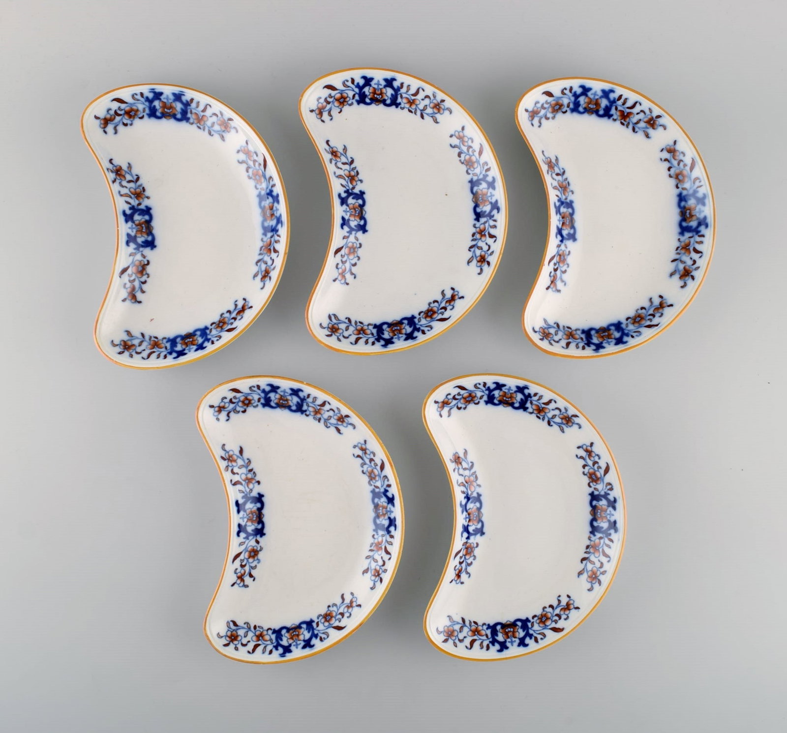 Mintons, England. Five antique bowls in hand-painted faience. Chinese style, early 20th century. (1 of 8)