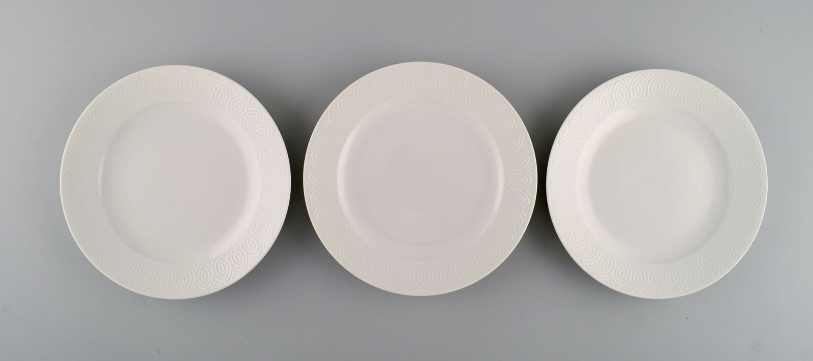 Royal Copenhagen. Salto Service, White. Three plates. 1960s. - 2