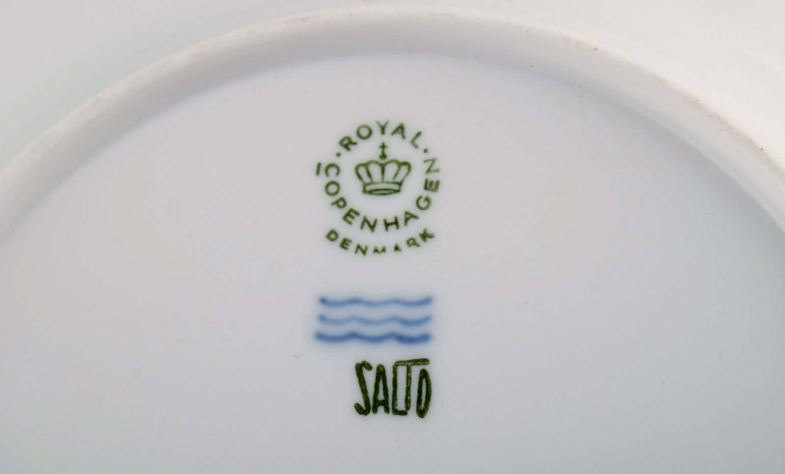 Royal Copenhagen. Salto Service, White. Three plates. 1960s. - 5