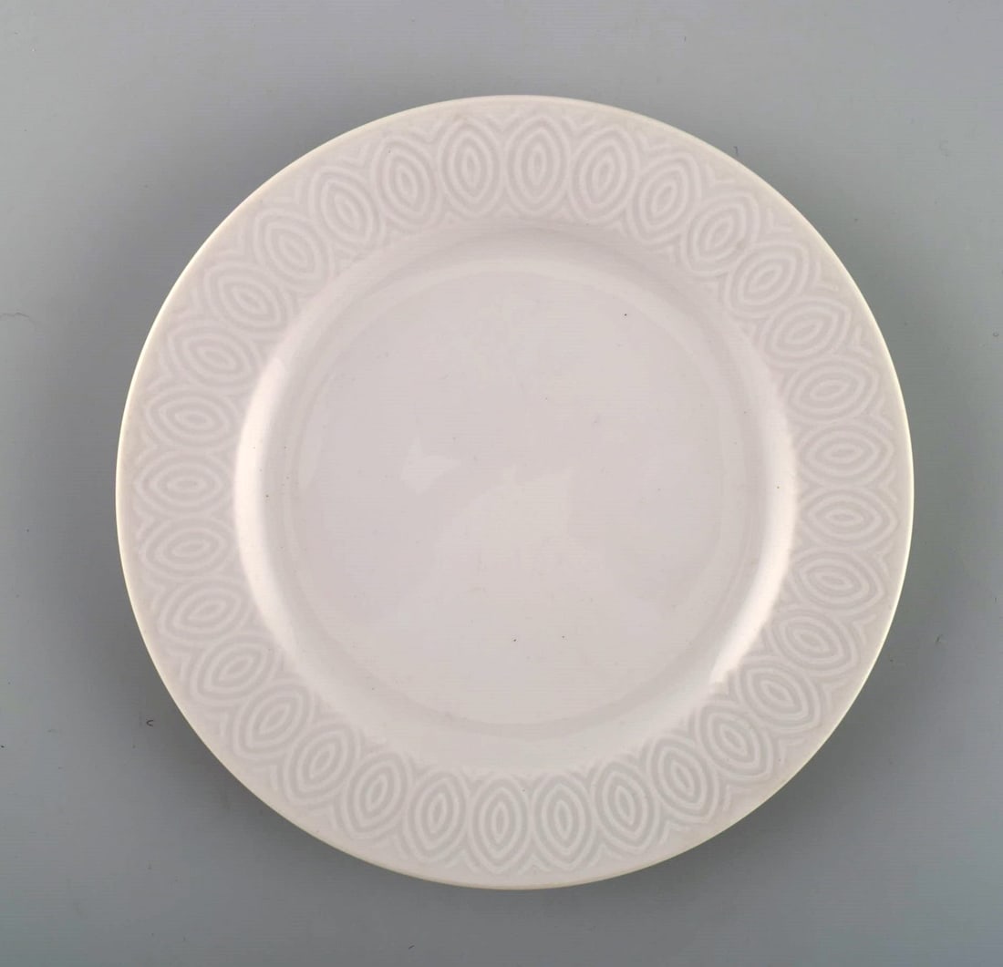 Royal Copenhagen. Salto Service, White. Nine salad plates. 1960s. - 3