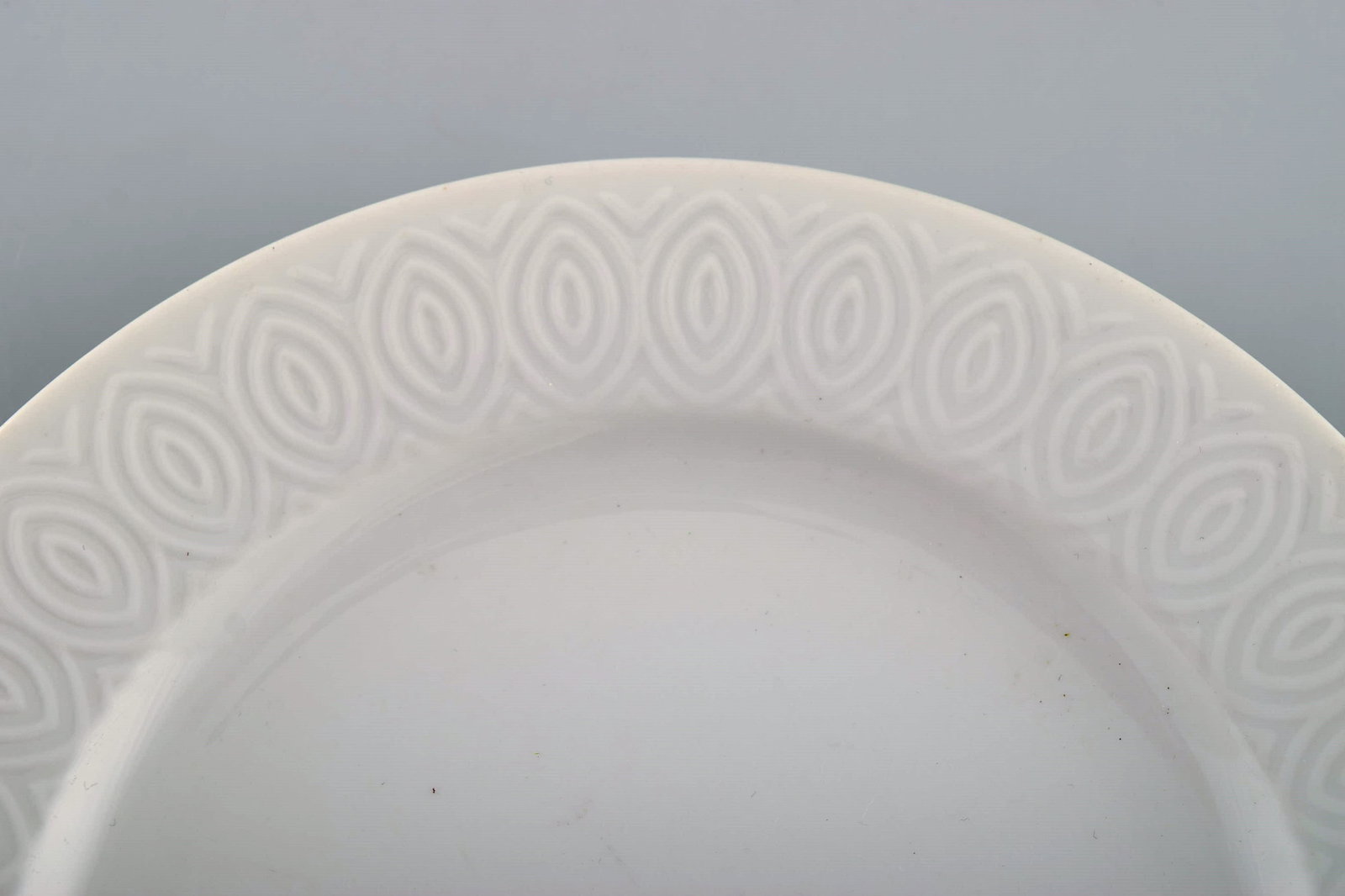 Royal Copenhagen. Salto Service, White. Nine salad plates. 1960s. - 4