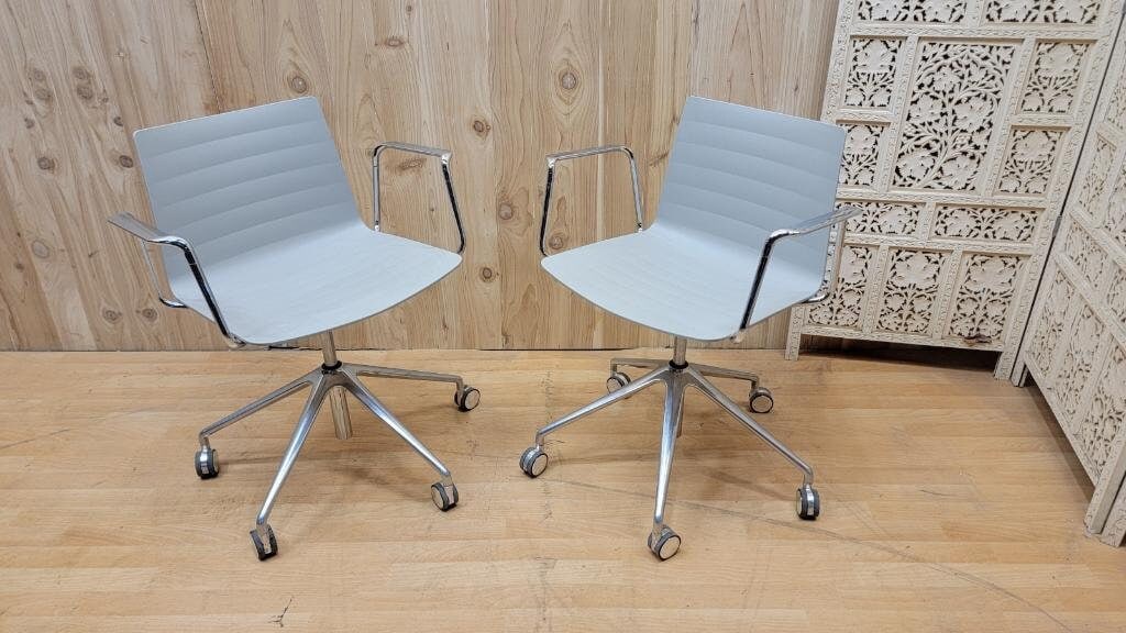 Modern Piergiorgio Cazzaniga Flex Collection Swivel Armchairs for Andreu World - Pair - 3