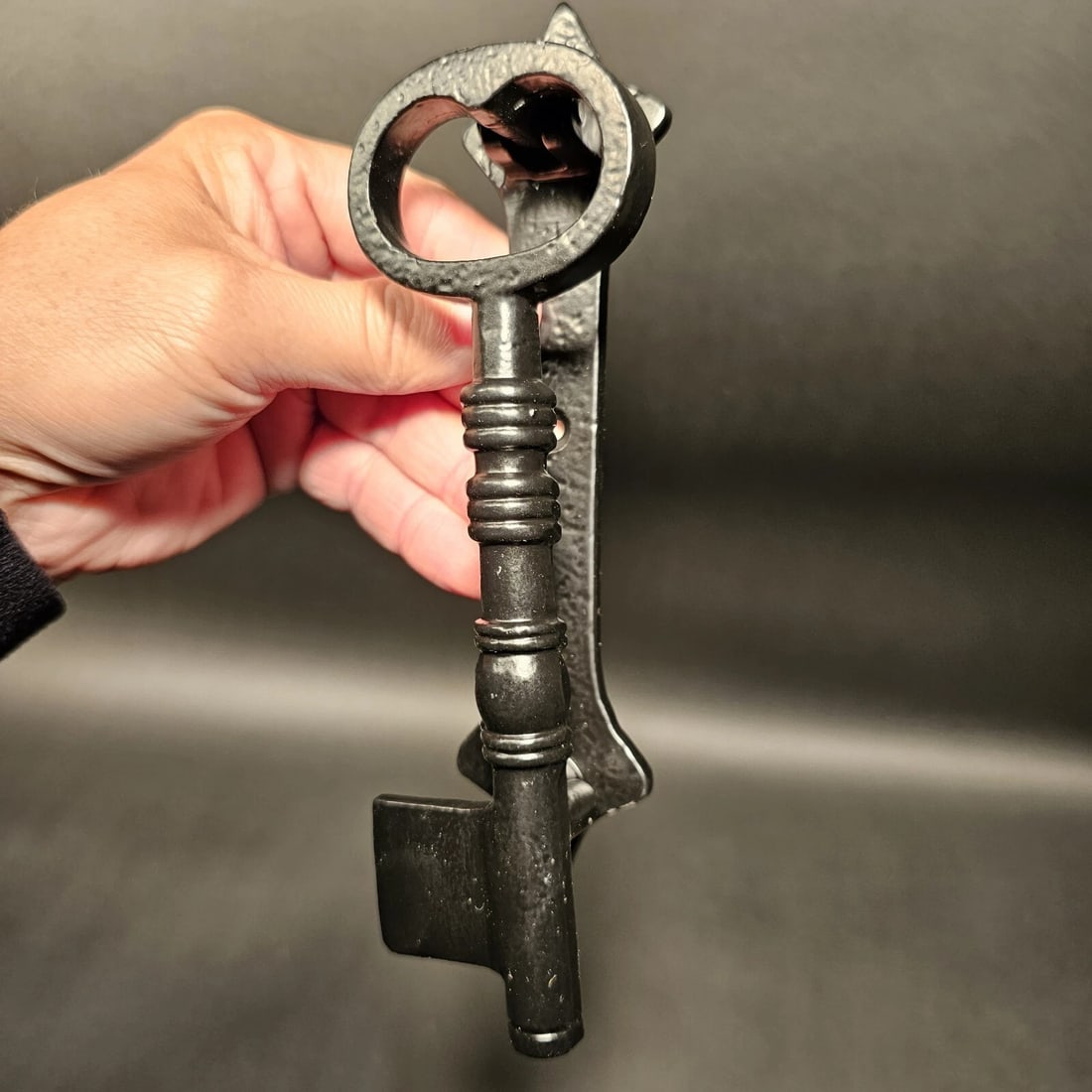 Black Cast Iron Key Door Knocker - 7