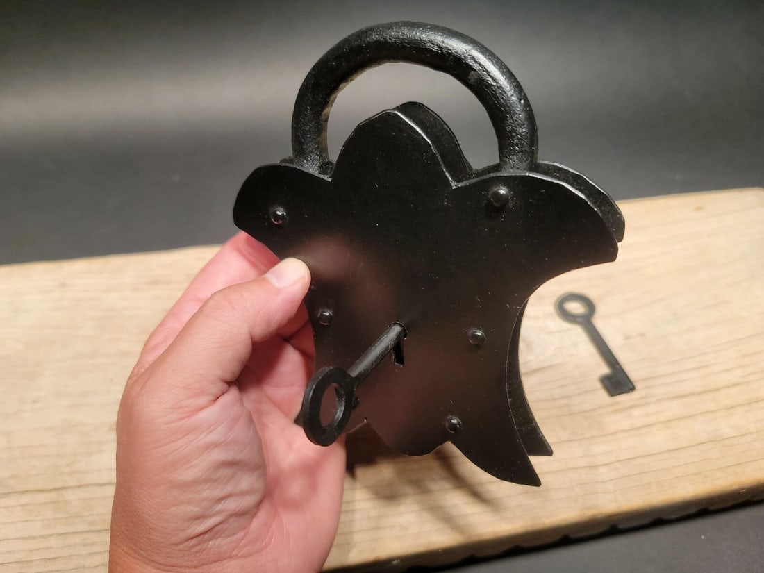 Cast Iron Padlock Lock & Key - 6
