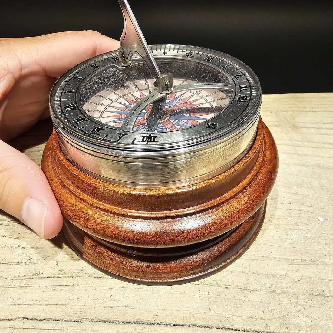 Turned Mahagony Wood and Silver Plated Bronze Sundial Compass - 5