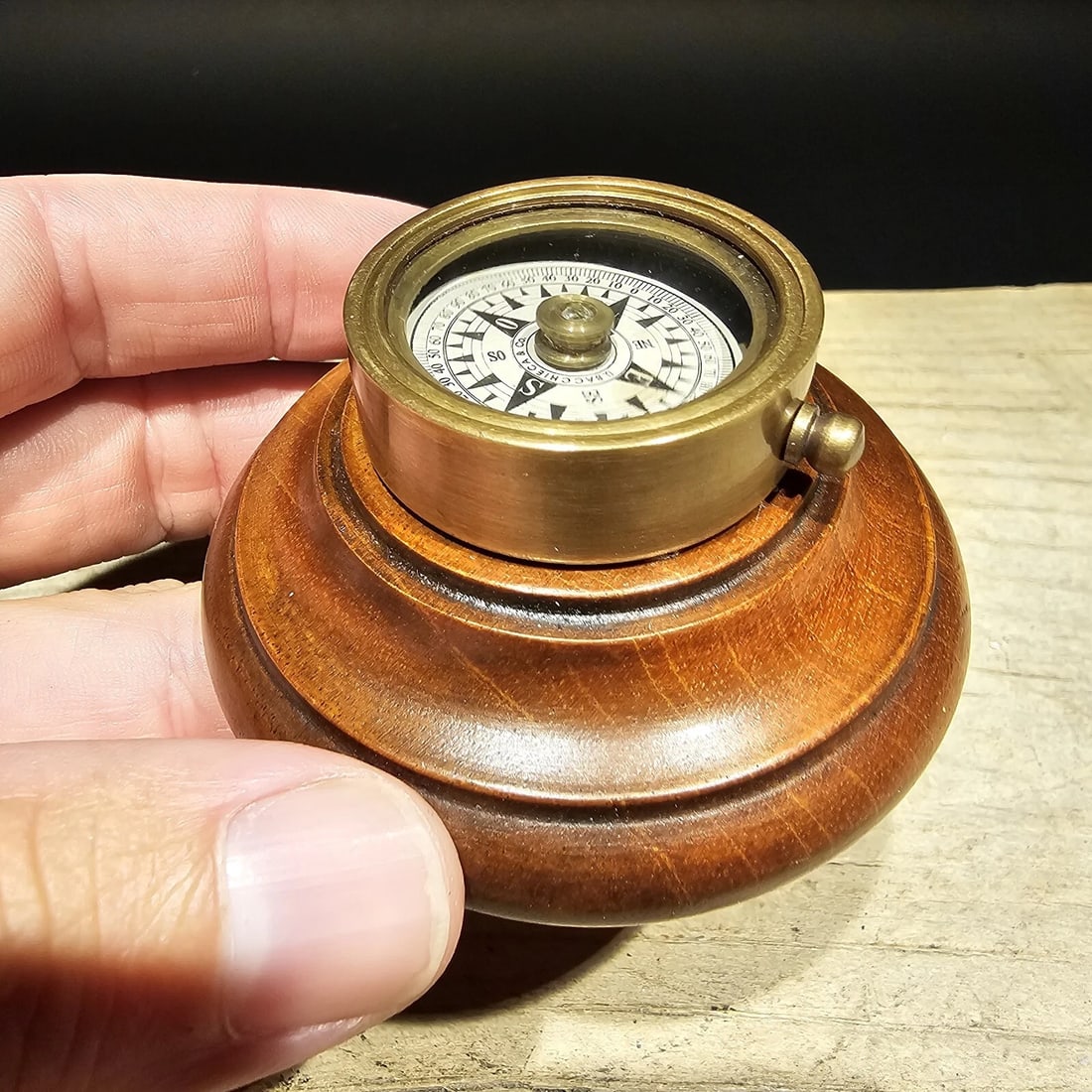 Turned Mahagony Wood and Brass Compass - 8