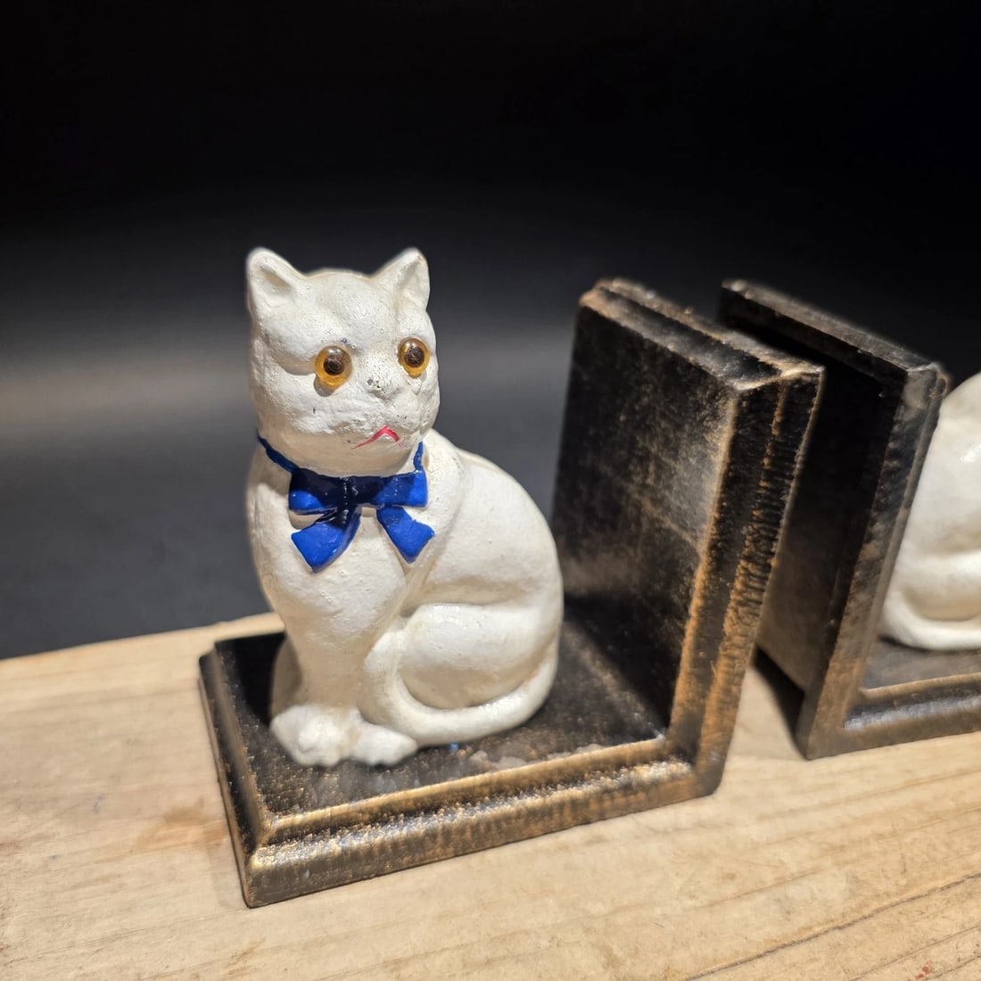 Pair of Cast Iron White Cat Bookends - 4