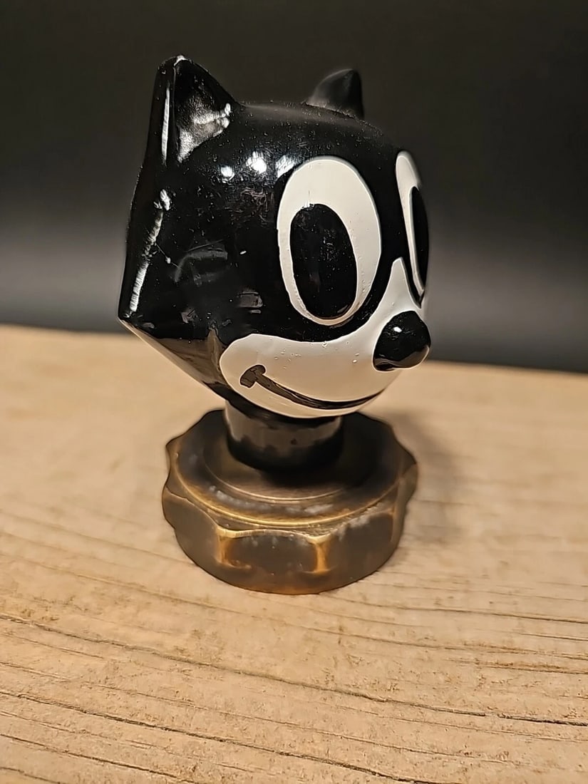 Iron Felix Figure Radiator Cap Statue - 13