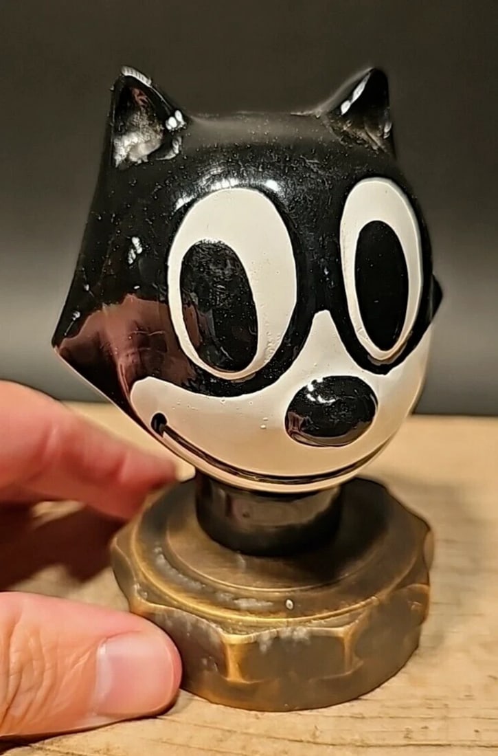 Iron Felix Figure Radiator Cap Statue - 2