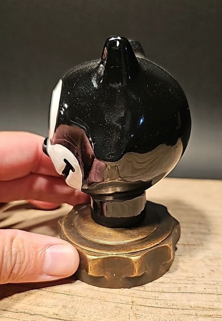 Iron Felix Figure Radiator Cap Statue - 5