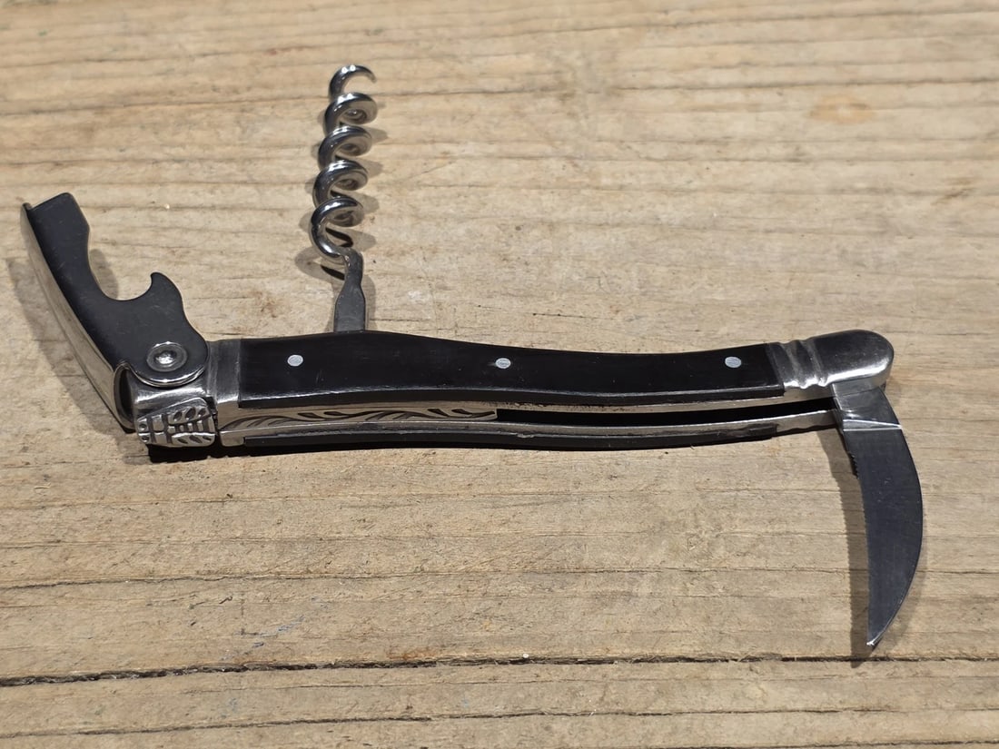 Laguiole Corkscrew with Black Horn Handles Leather Pouch - 15