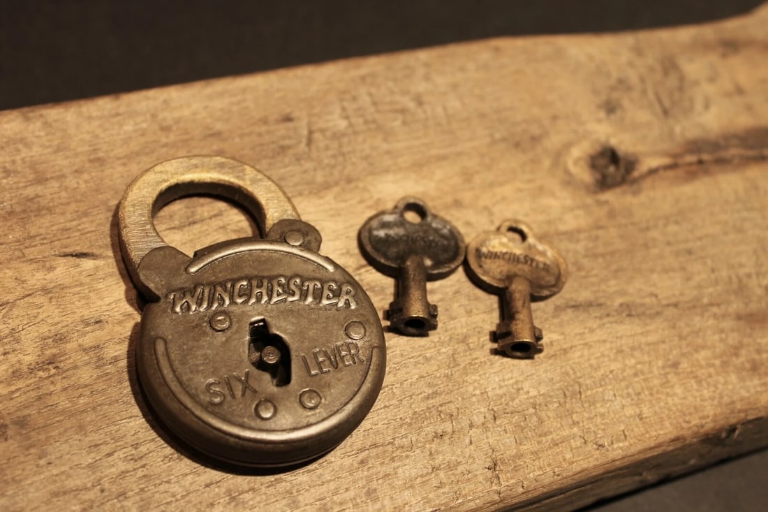 Cast Iron Winchester Firearms Ammo Box Padlock Lock & Key - 9