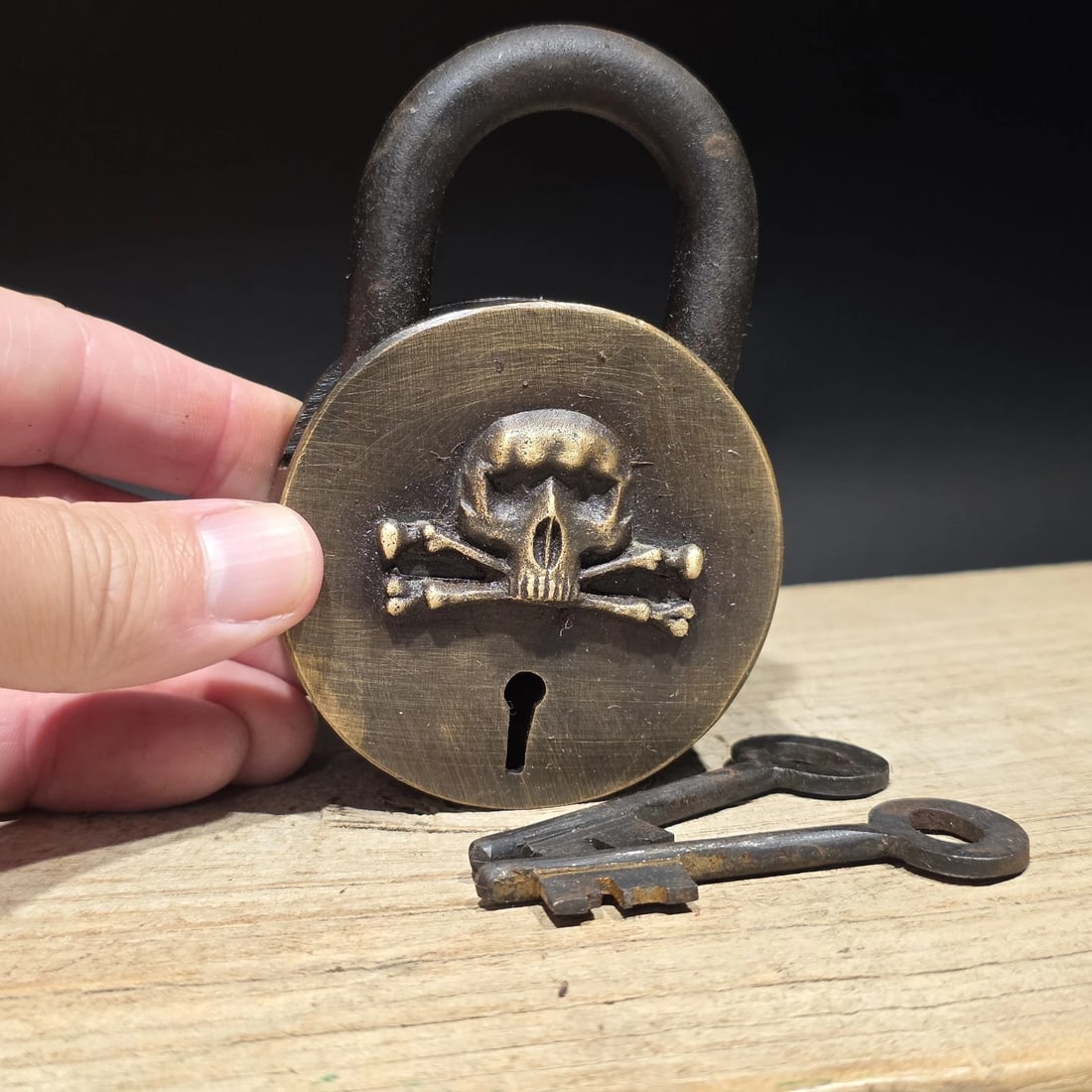 Wrought Iron & Brass Pirate Skull Crossbones Bridge Padlock Lock - 10