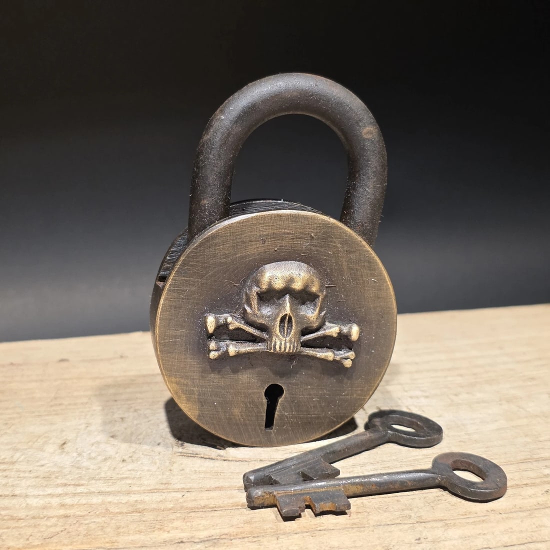Wrought Iron & Brass Pirate Skull Crossbones Bridge Padlock Lock - 11