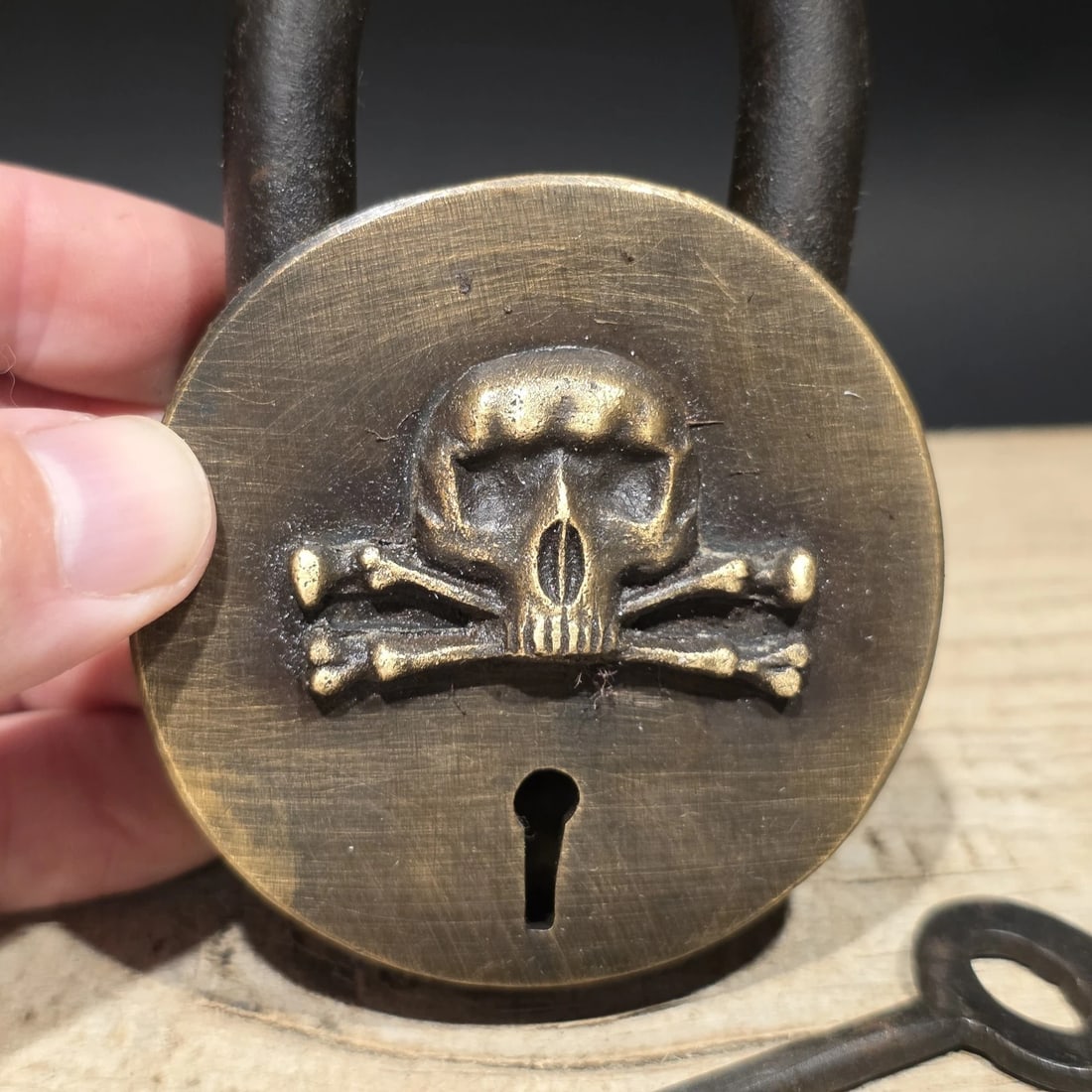 Wrought Iron & Brass Pirate Skull Crossbones Bridge Padlock Lock - 3