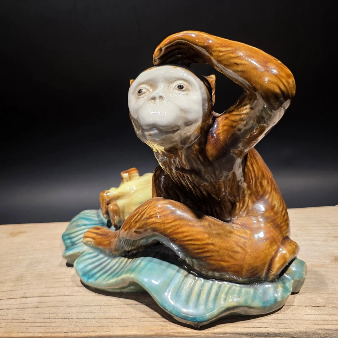 8" Majolica Style Monkey with Bananas Figurine - Wilson Ceramic Statue - 4