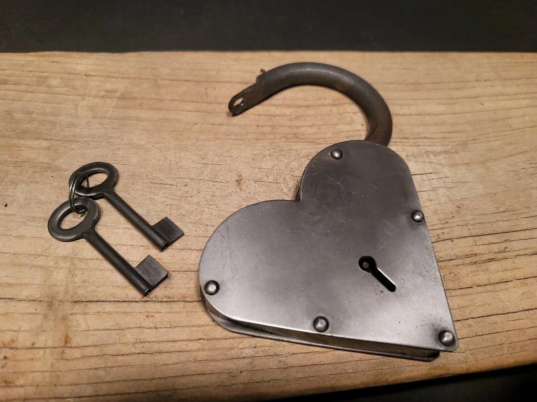 Cast Iron Steel Heart Bridge Padlock Lock & Key - 11