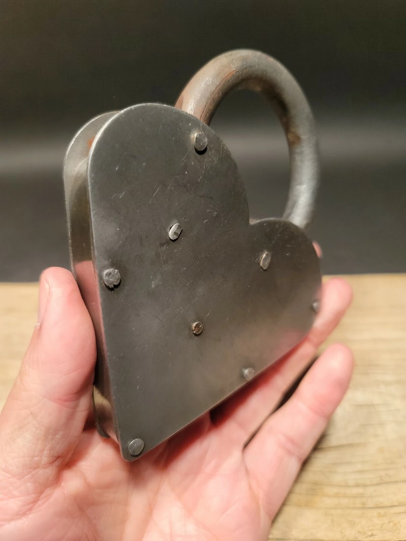 Cast Iron Steel Heart Bridge Padlock Lock & Key - 3