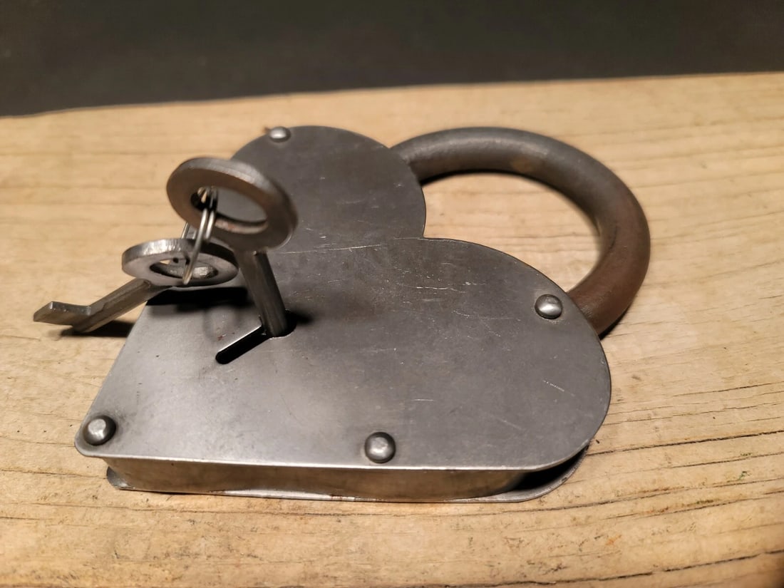 Cast Iron Steel Heart Bridge Padlock Lock & Key - 5
