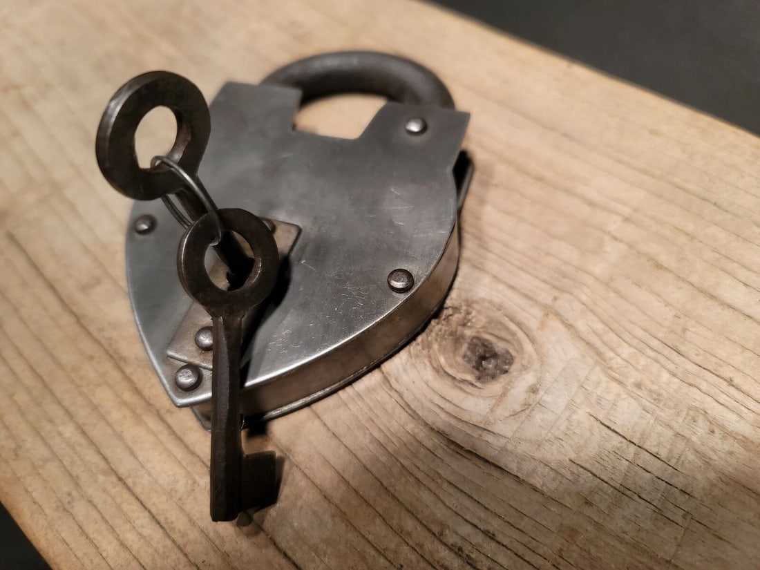 Cast Iron Steel Heart Bridge Padlock Lock & Key - 10