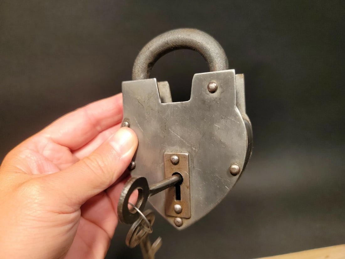 Cast Iron Steel Heart Bridge Padlock Lock & Key - 11