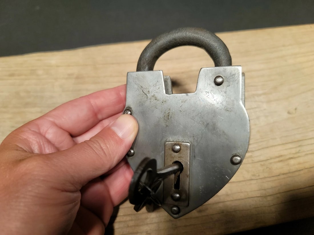 Cast Iron Steel Heart Bridge Padlock Lock & Key - 12