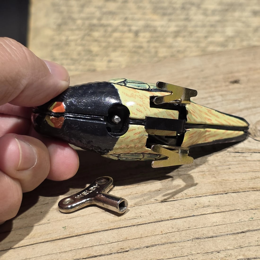 Tin Litho Pecking Bird Toy Wind-Up Mechanical Songbird - 3