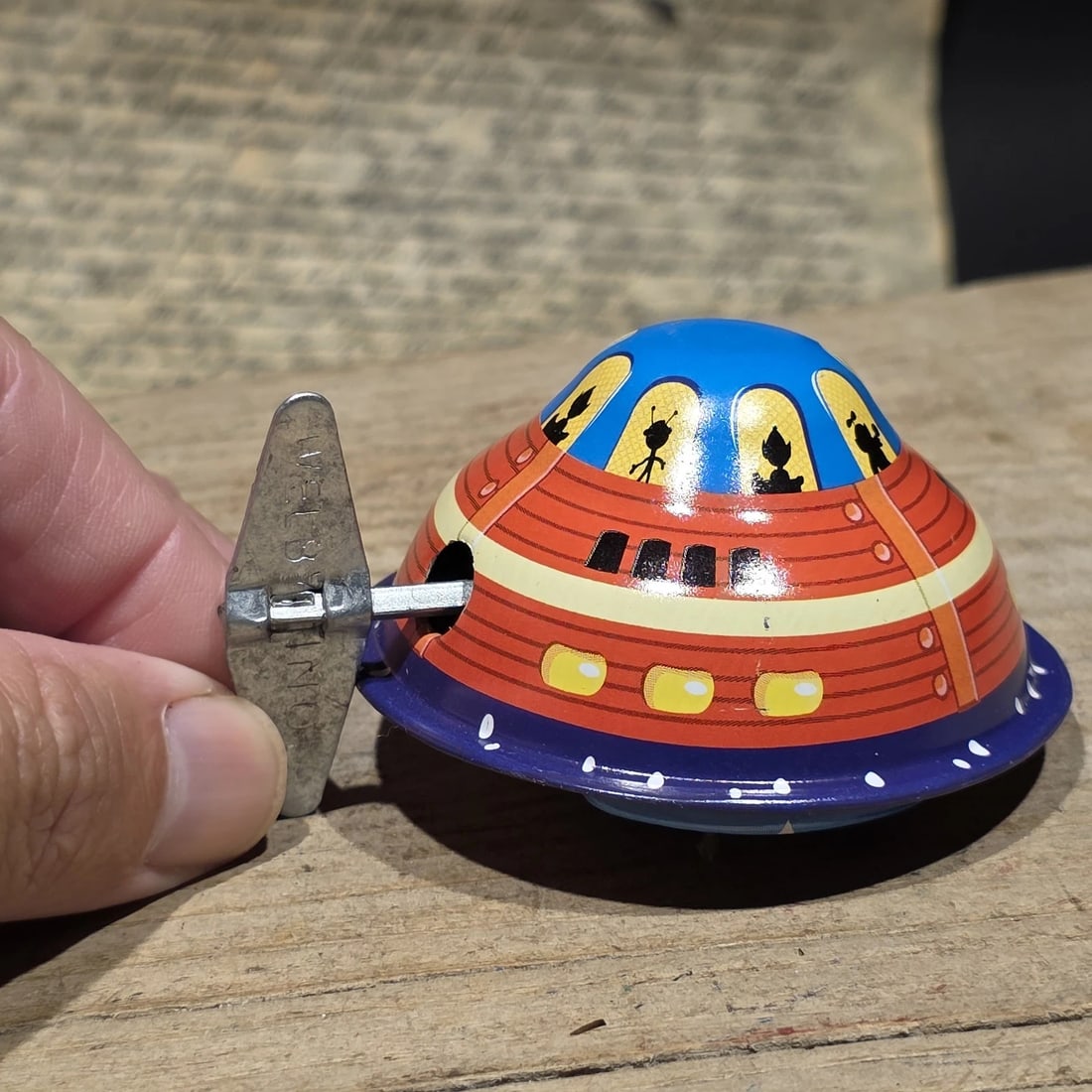 Litho Flying Saucer Toy Wind-Up UFO Spaceship Retro Space Age - 3