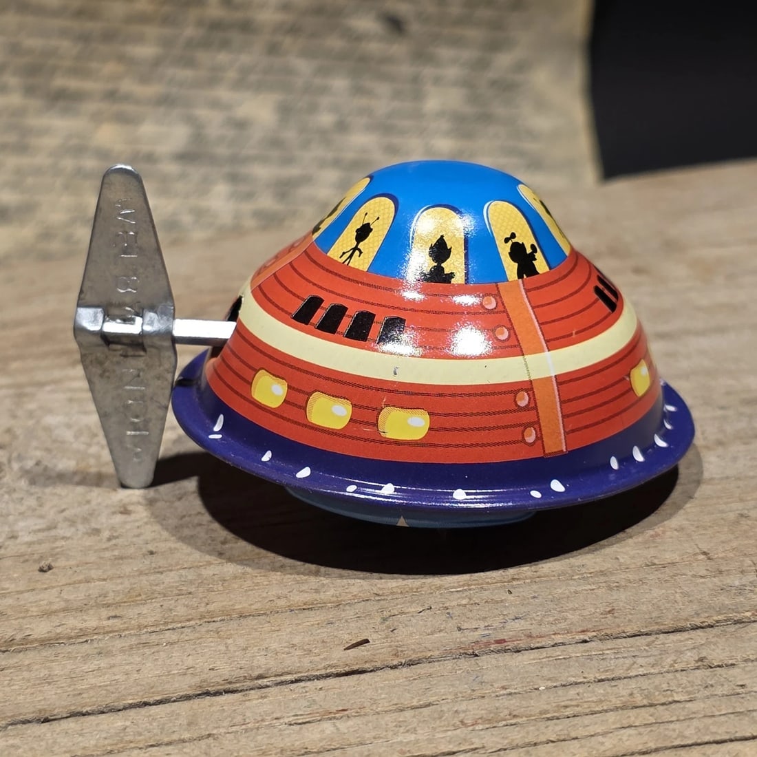Litho Flying Saucer Toy Wind-Up UFO Spaceship Retro Space Age - 6