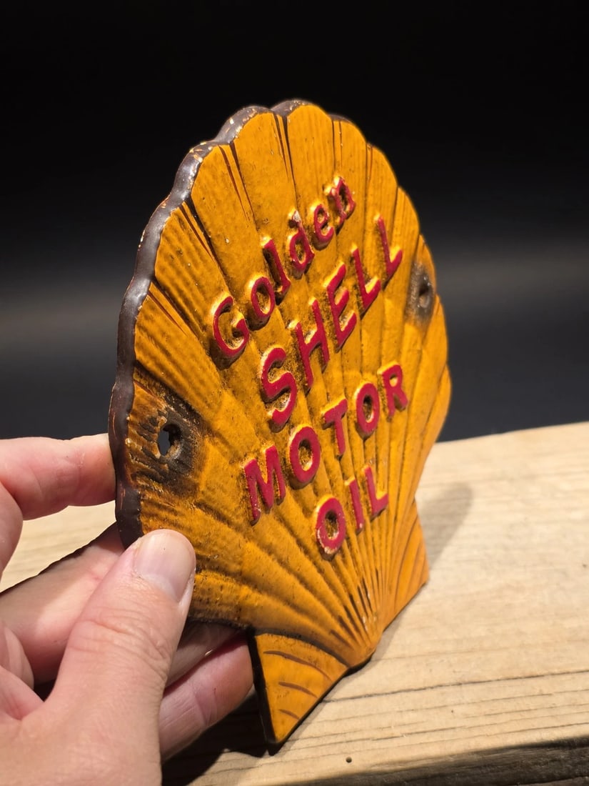 7" Cast Iron Golden Shell Oil Sign Plaque - 9