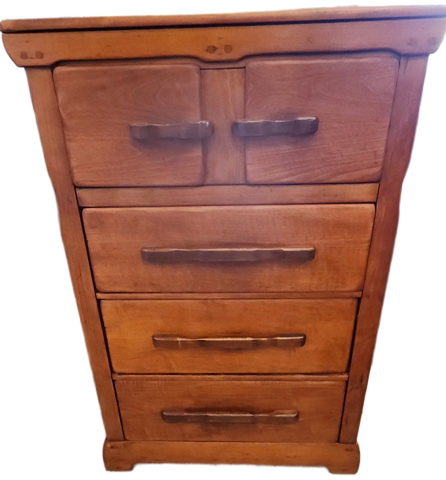 Antique Cushman Colonial Creations Maple 5-Drawer Hi-Boy Dresser w/ Rare Wide Scalloped Pulls. (1 of 4)