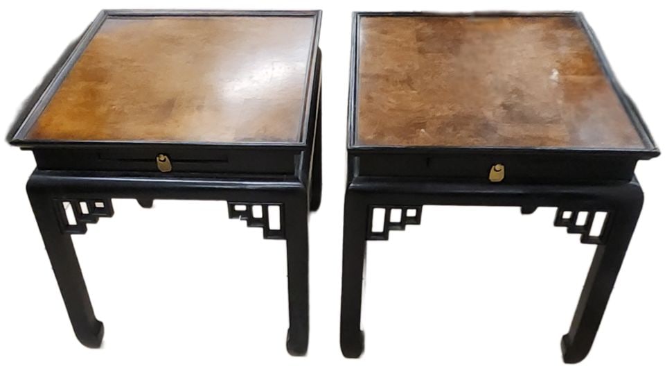 Pair of Mid-Century (22Wx26Dx22H) Chinese Themed Authentic Ethan Allen Side Tables w/ Burl Wood Tops: Elegant vintage Chinese style Ethan Allen side tables have burl wood top with a dark black wood frame. The base features Chinoiserie-style fretwork corner brackets and curved chow legs. A single shelf