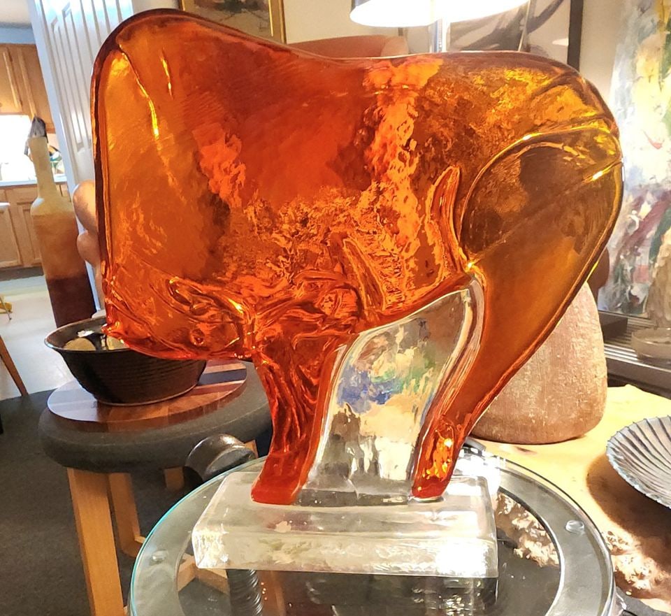 Rare Mid-Century Murano Block-Glass Sculpture attributed to Alfredo Barbini.14.5Hx14Wx4D. Unsigned.: Alfredo Barbini, was a celebrated glass artist born in 1912 on the islands of Murano in the lagoon of Venice, Italy. He was one of Murano's leading glass art figures of the 20th Century. He