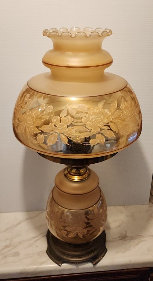Vintage Quoizel Satin Lace Hurricane Table Lamp, Circa 1978 (1 of 2)