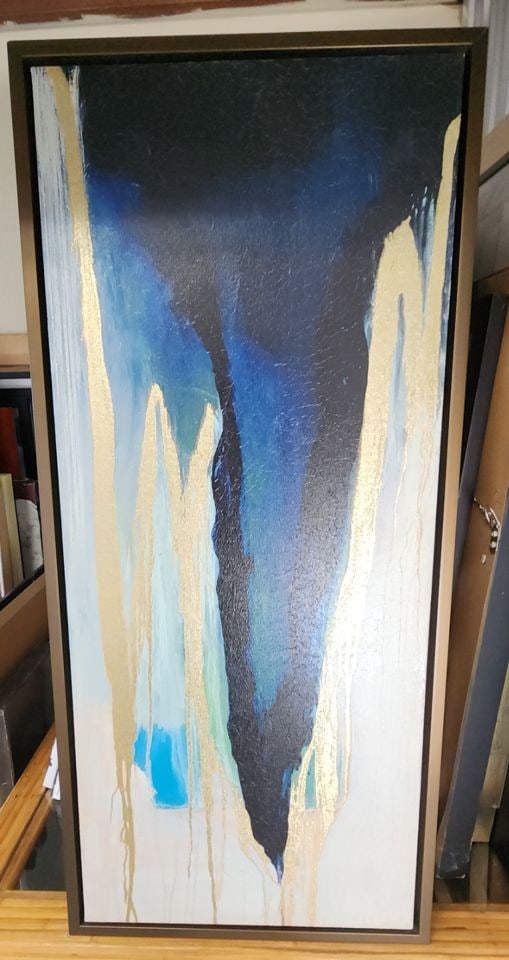 Bold abstract Giclee print oil painting on canvas making a strong artistic statement. 16"x 32": Bold abstract Giclee print oil painting on canvas making a strong artistic statement. 16"x 32" Reserve: $50.00 Shipping: Domestic: Shipping rates are determined by destination International: Foreign