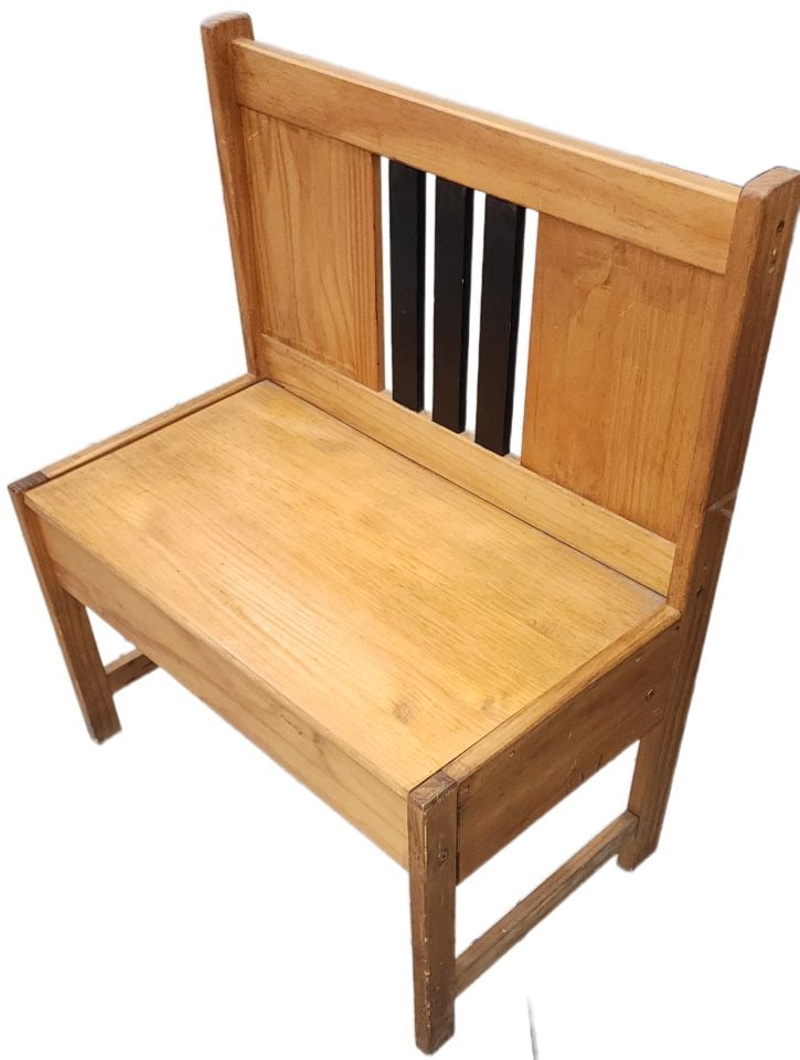 Vintage shaker-style wood storage bench. Smaller scale. Perfect for entryway or under window. (1 of 1)