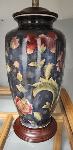Pair of vintage Hollywood Regeny style hand-painted porcelain lamps representative of Scully & - 5