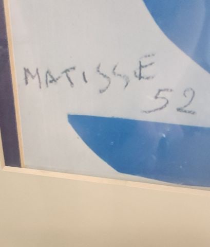 Vintage 22x30 Lithograph of the Celebrated 1952 Cut-Out the "Blue Nude" by Matisse. Facsimile Signed - 4