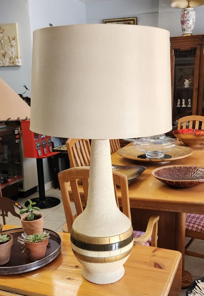 Stunning Tall Vintage mid-century modern ceramic lamp (1 of 3)