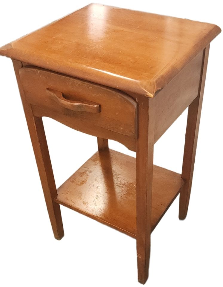 Vintage Mid-Century Cushman Colonial Creations "Molly Stark" Country Style Pedestal Night Table. (1 of 4)