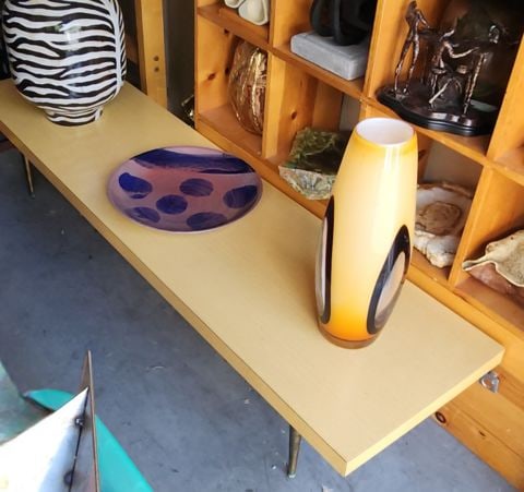 Classic Mid-Century Modern 6 ft Wood Coffee Table w/ Brass Legs. Circa 60s to 70s. - 6