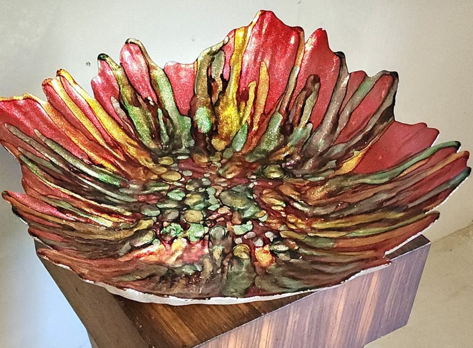 Vintage modernist sculptural art glass bowl w/ with vibrant colors and rich texture,: Title: Vintage modernist sculptural art glass bowl w/ with vibrant colors and rich texture, Description: Vintage modernist sculptural art glass bowl w/ with vibrant colors and rich texture, Reserve: $