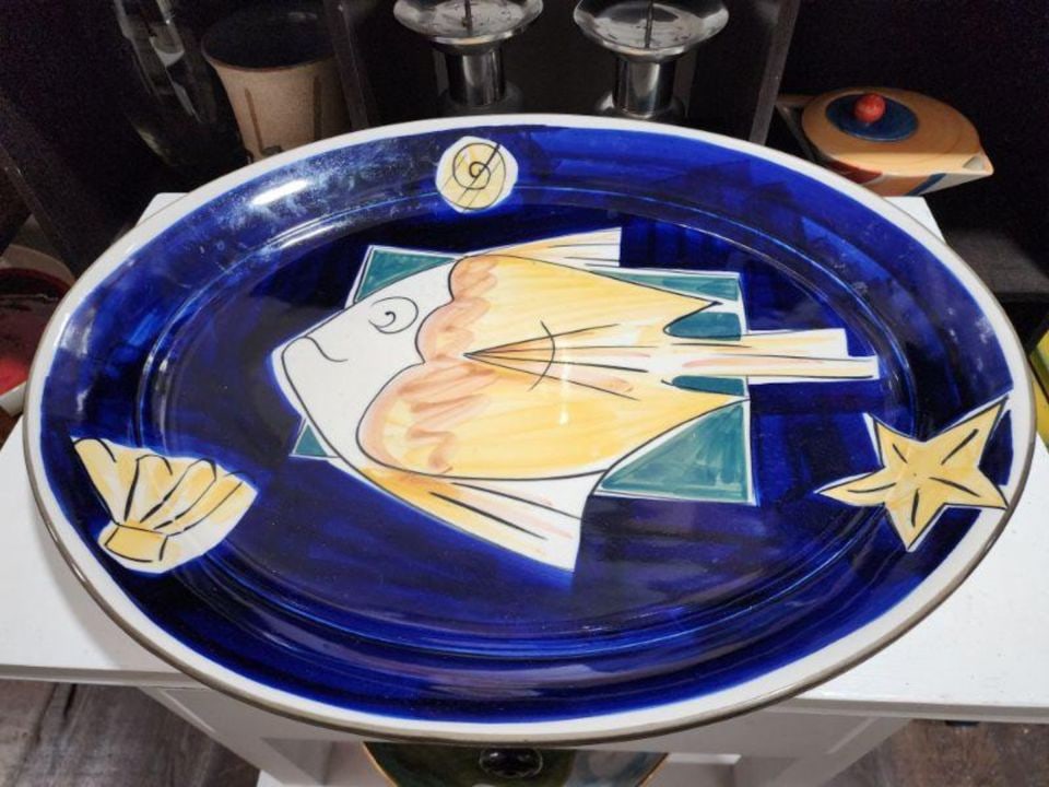 Huge hand-painted Italian art plate with wonderful Cubist image of fish.: Title: Huge hand-painted Italian art plate with wonderful Cubist image of fish. Description: Huge hand-painted Italian art plate with wonderful Cubist image of fish. Reserve: $150.00 Shipping: Domesti